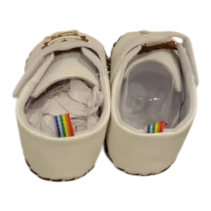 White Baby Shoes With a Cartoon Lion Appliqué - Master