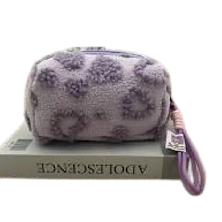 Heart Pattern Plush Makeup Bag - Master
