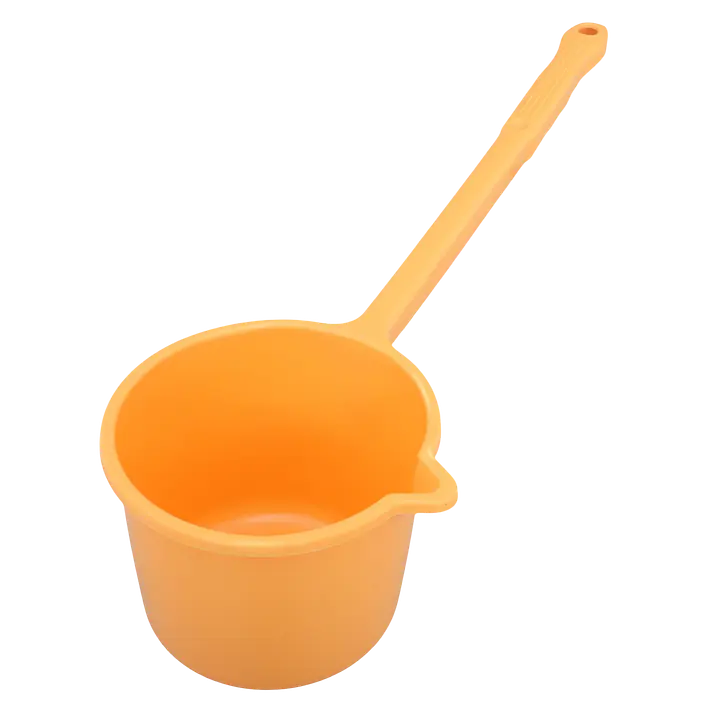 Long-handled plastic water scoop - Master