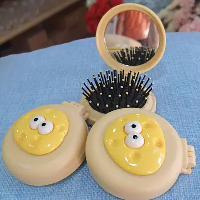 Round Brush Yellow Cheese primary image