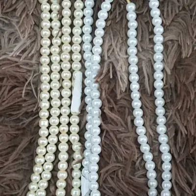 White Pearl Necklace primary image