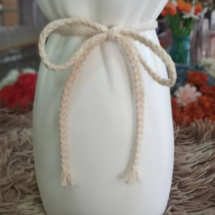 Plastic Vase White - Master