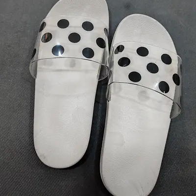 Summer Black and Grey Dot women's Slippers primary image