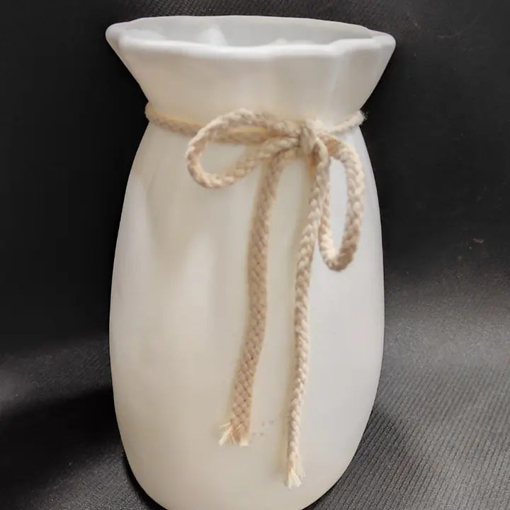 Plastic Vase White - Master