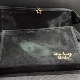 LSmiling Girl Mesh Cosmetic Case - Master