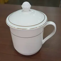 Ceramic Cup With Lid Gold Rim 350ml - Master